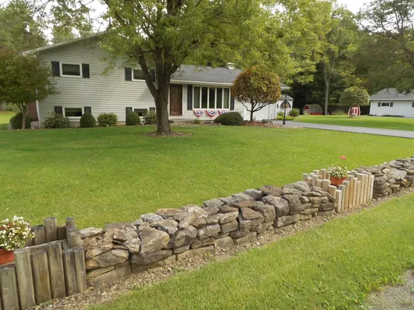 1986 Rattlesnake Rd, Brockport, PA 15823