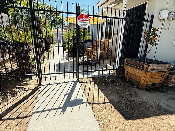 5th image of 3928 Everest Ave