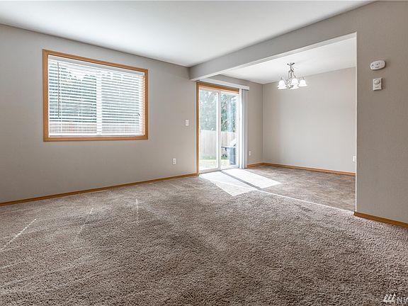 4th image of 7724 28th Pl NE