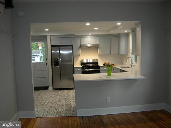 2nd image of 336 Highland Ave