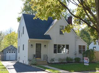 1304 Homecrest Ave, Kalamazoo, MI 49001