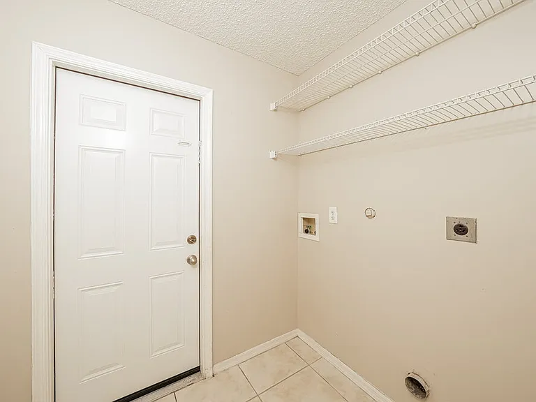 7142 Davit Cir — Photo 16