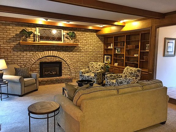 Built-ins & fireplace