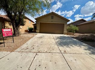 703 W Cholla Crest Dr, Green Valley, AZ 85614