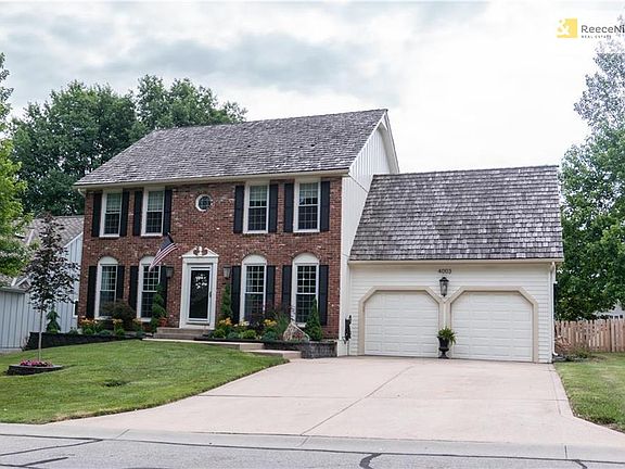2nd image of 4003 NE Woodridge Dr