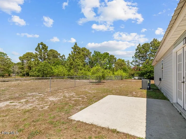 139 Charlton Rd — Photo 32