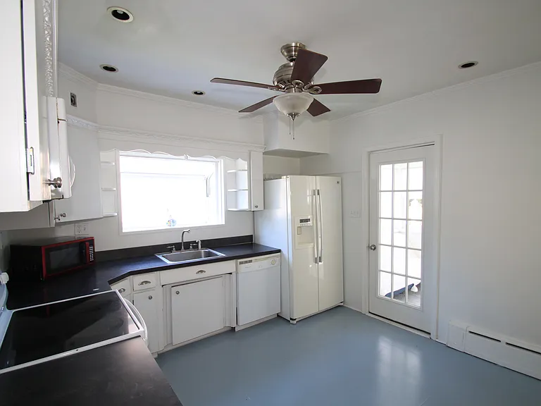 38 Glenwood Blvd — Photo 12