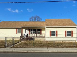 143 Everett St, Easthampton, MA 01027