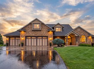 27257 Regal Ct, Sioux Falls, SD 57108