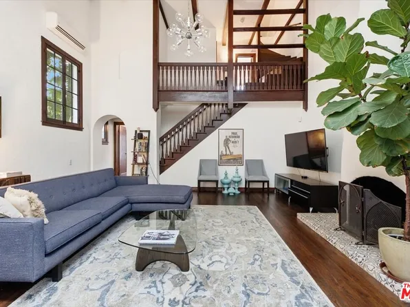 6202 Banner Ave #1, Los Angeles, CA 90038