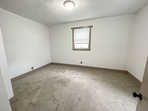 5th image of 4731 Meredeth St #1