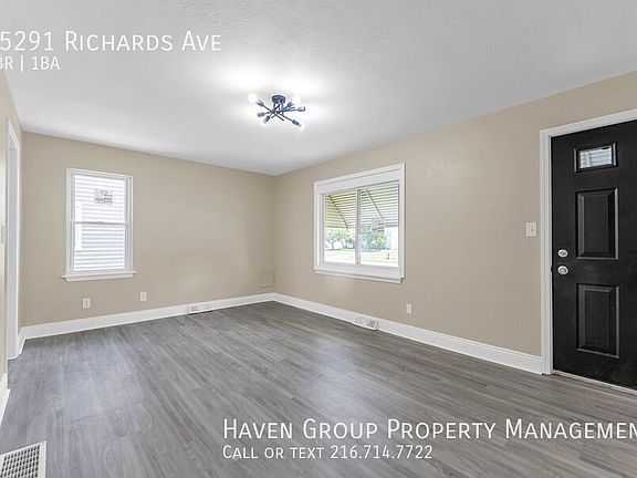 3rd image of 25291 Richards Ave