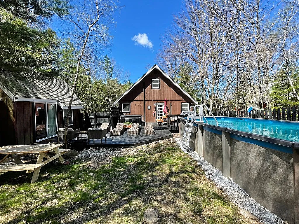 162 Nadine Blvd photo 1