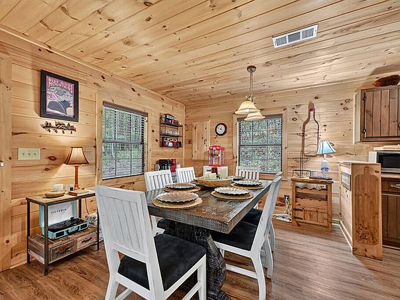 3rd image of 241 Mystic Ln