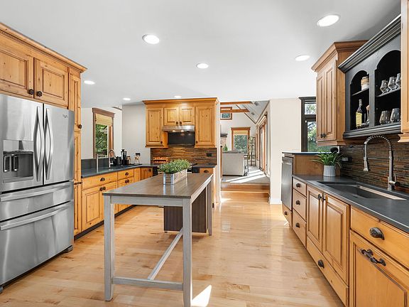 4th image of 27069 W Fox River Rd