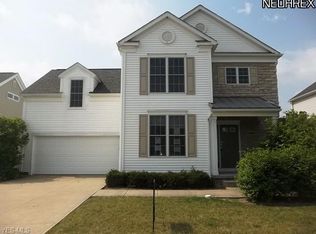 29490 S Village Ln, Solon, OH 44139