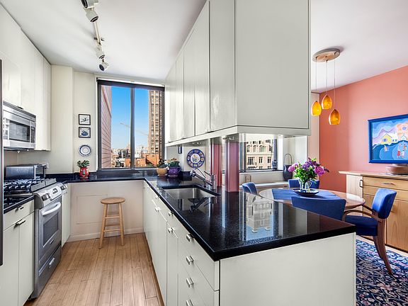 3rd image of 515 E 79th St APT 18A