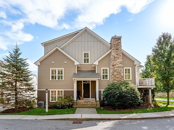 2nd image of 137 Boatwrights Loop
