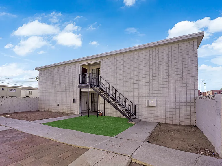 2908 Poplar Ave #3 — Photo 2