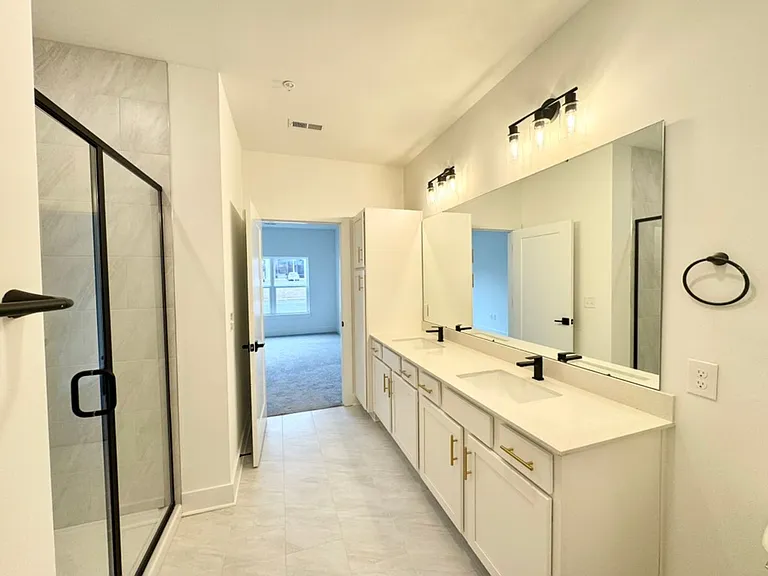 Brixton Apartments — Photo 96