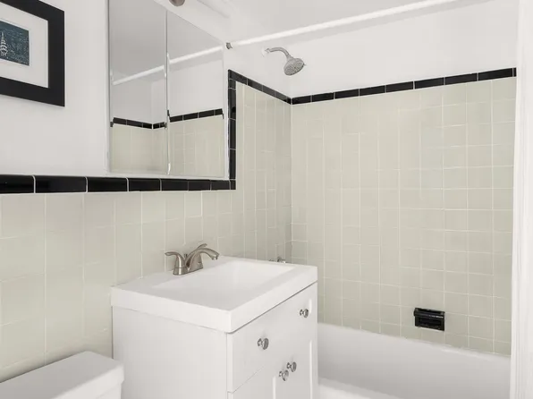 139 East 33rd Street image 6 of 9