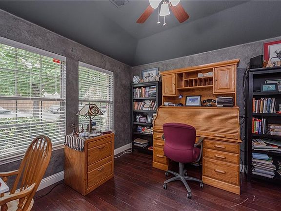 4th image of 4207 Sweetgum Dr
