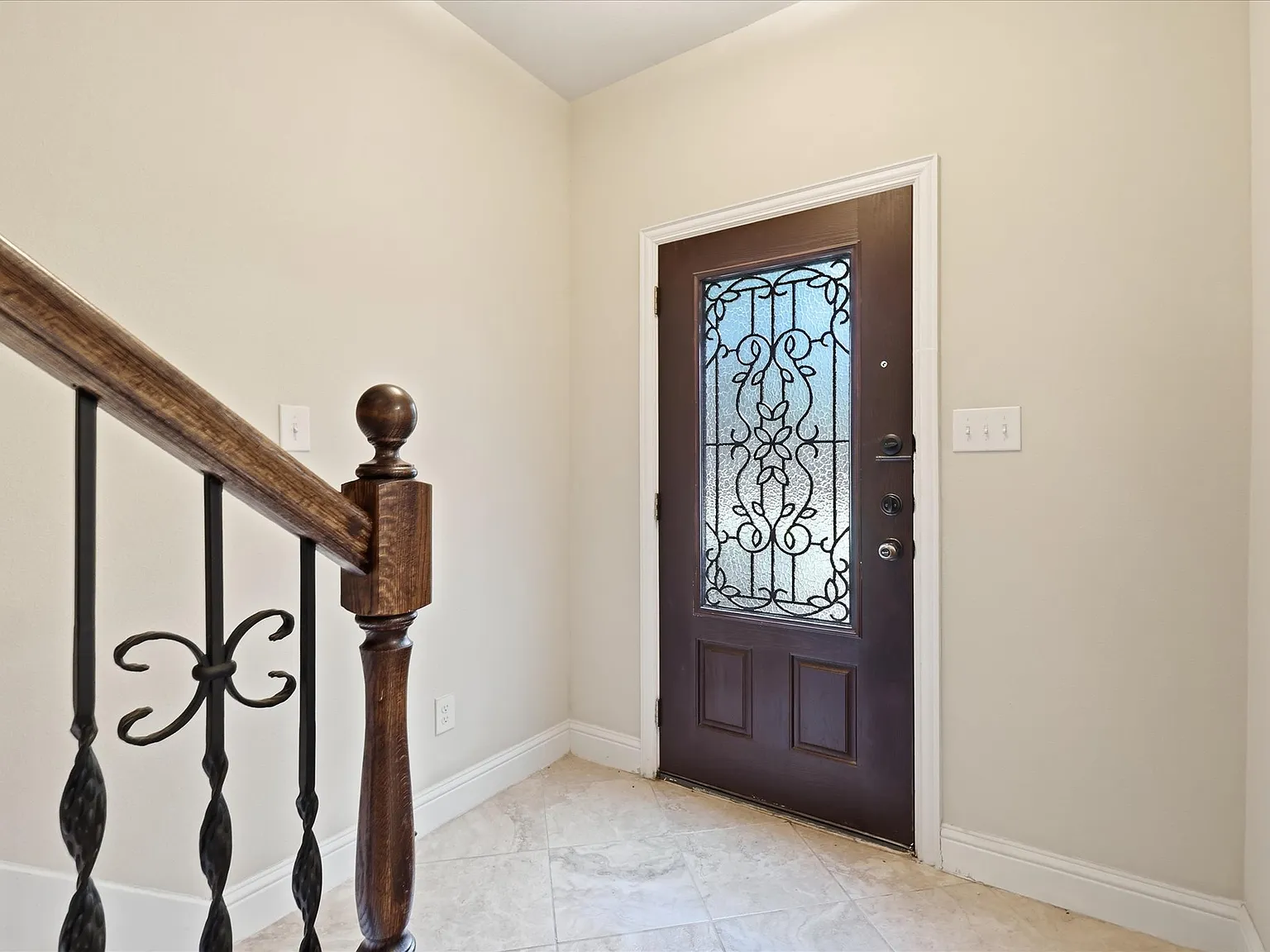 3 bed, 2.5 bath, 1802 sqft, $2,375 — Photo 3