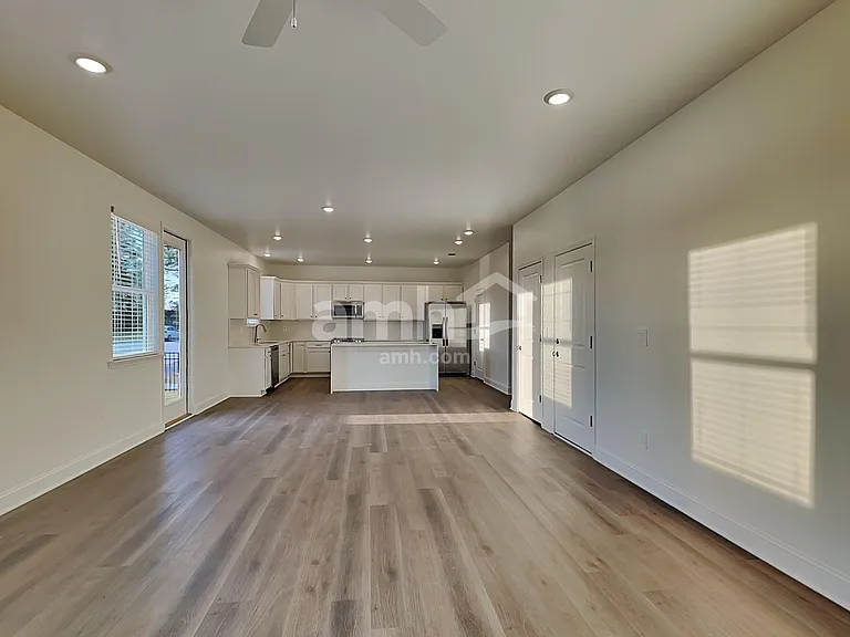 314 Golucke Way — Photo 5