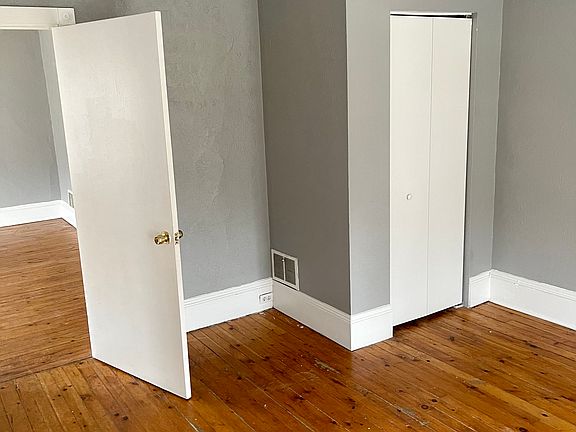 5th image of 2018 Forestdale Ave #2