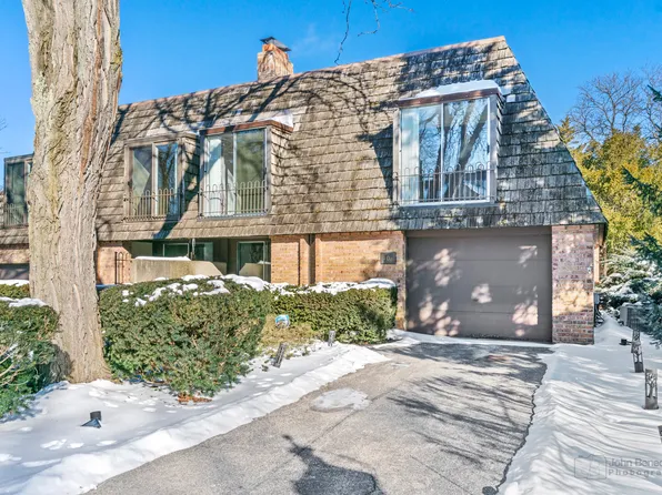 406 Lageschulte St, Barrington, IL 60010