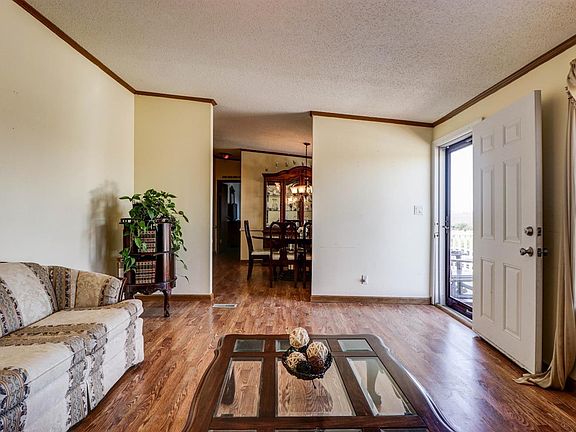 3rd image of 2657 Meadow Dr