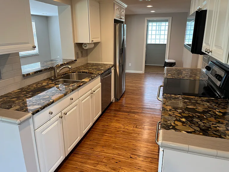 310 Bayview Pkwy — Photo 4