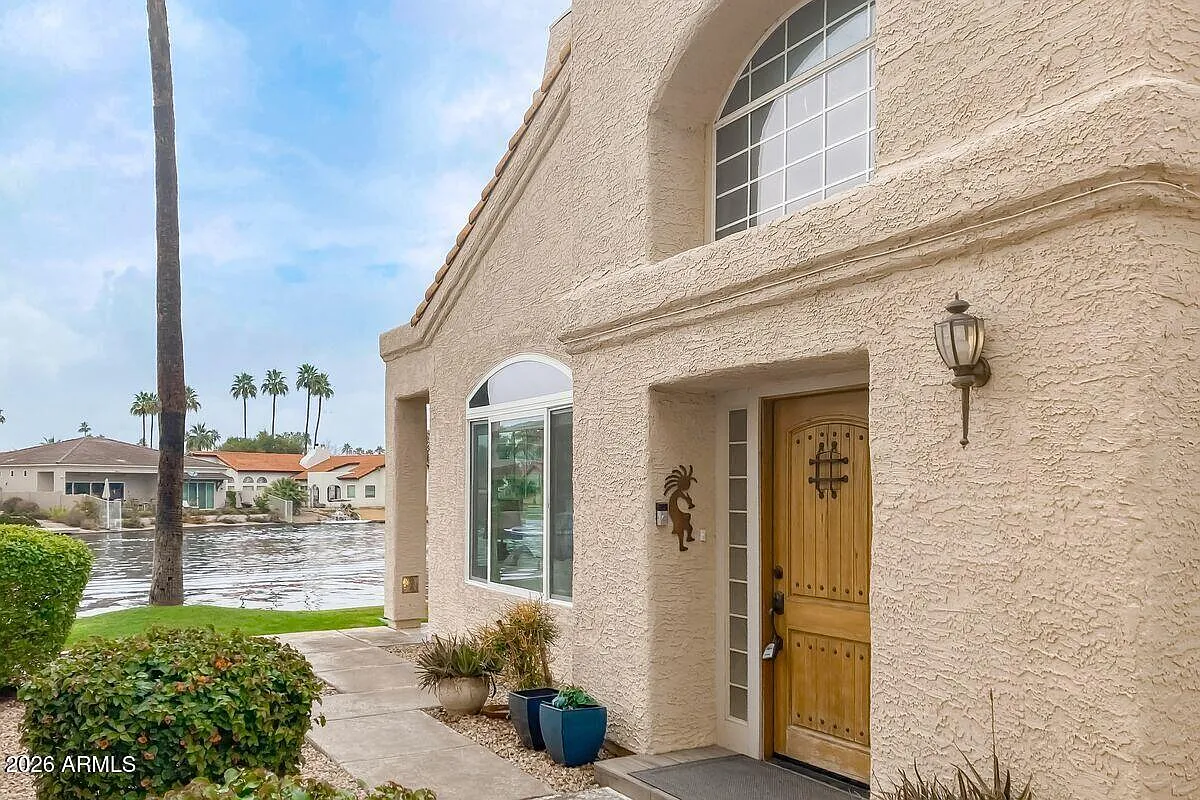 2 bed, 2.0 bath, 1148 sqft, $4,200 — Photo 3