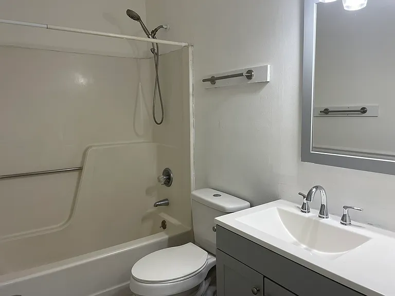 6909 Glendower Rd #B — Photo 8