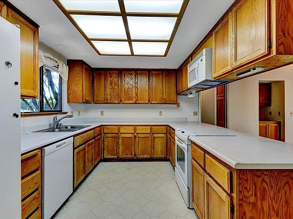 5th image of 21598 Erin Pl
