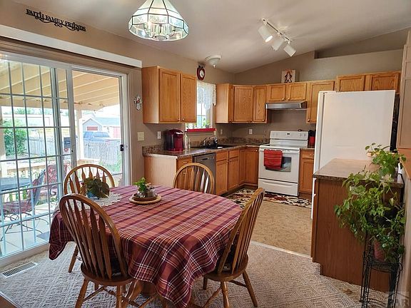 5th image of 608 S Watermelon Dr