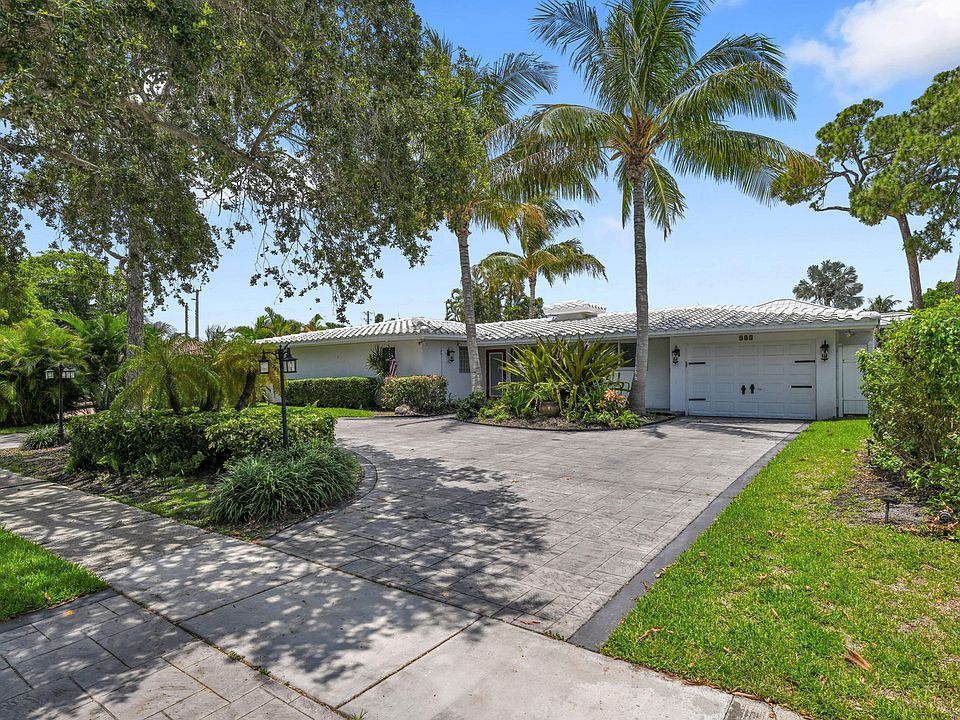 1st image of 901 SE 12th Avenue