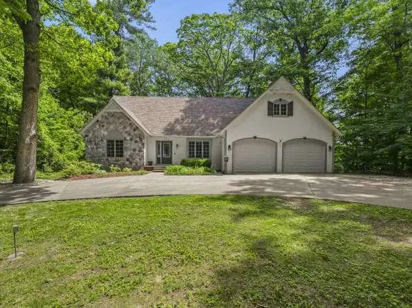 252 Almer Dr, Caro, MI 48723