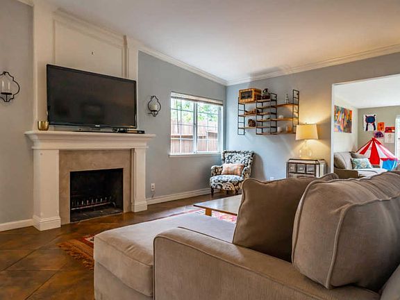5th image of 2705 Fordham St