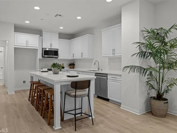 1665 W Bamboo Palm Dr, Anaheim, CA 92802