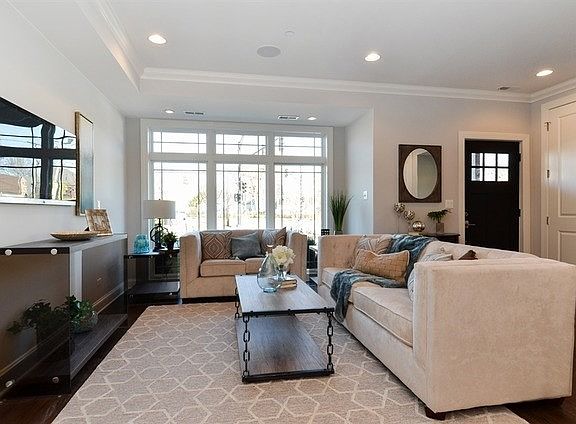 4th image of 7 Forest Ave #15B