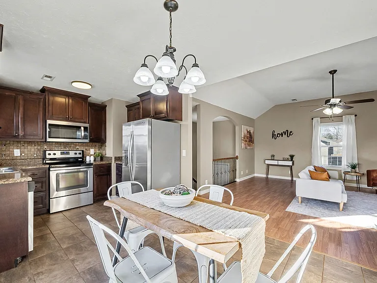1304 Freedom Dr — Photo 8