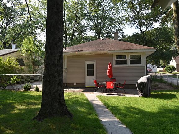 4th image of 1376 Francis Ave