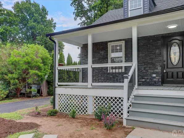 765 3rd St, Dunellen, NJ 08812