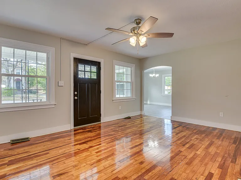 Spacious living room