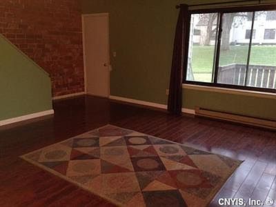 4th image of 402 Natick Cir