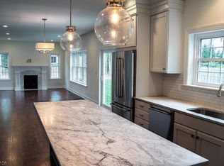 426 Mountain Ave, Long Hill Township, NJ 07933