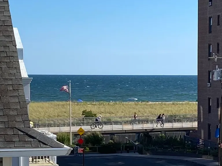152 Beach 118 St #5 — Photo 1