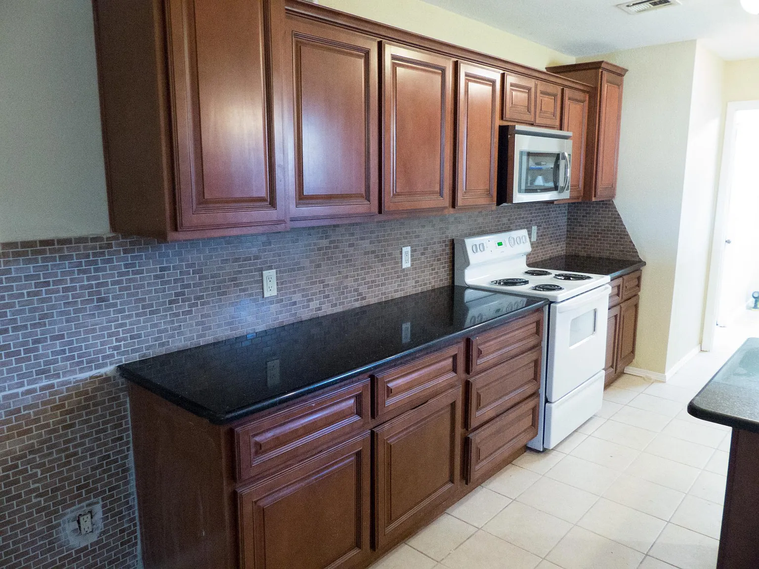 4 bed, 1660 sqft, $1,400 — Photo 4