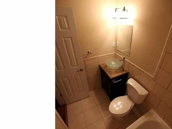 3rd image of 118 S Boulevard APT 2